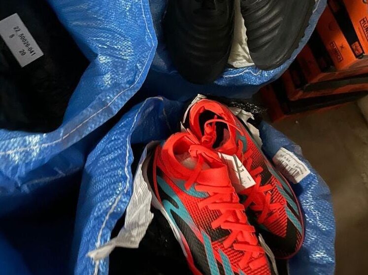 Громадянин Польщі хотів перевезти через кордон спортивні товари як “гуманітарку” для рятувальників