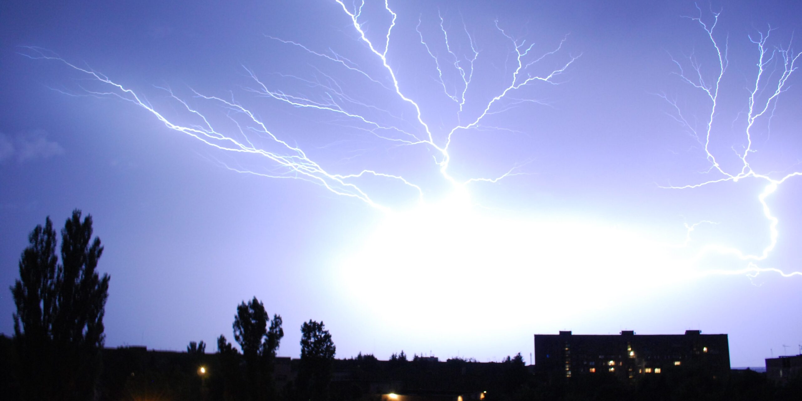 Завтра по всій території Львівщини прогнозують негоду