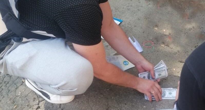 У Львові затримали чоловіка, який допомагав військовозобов’язаним втікати  з України 