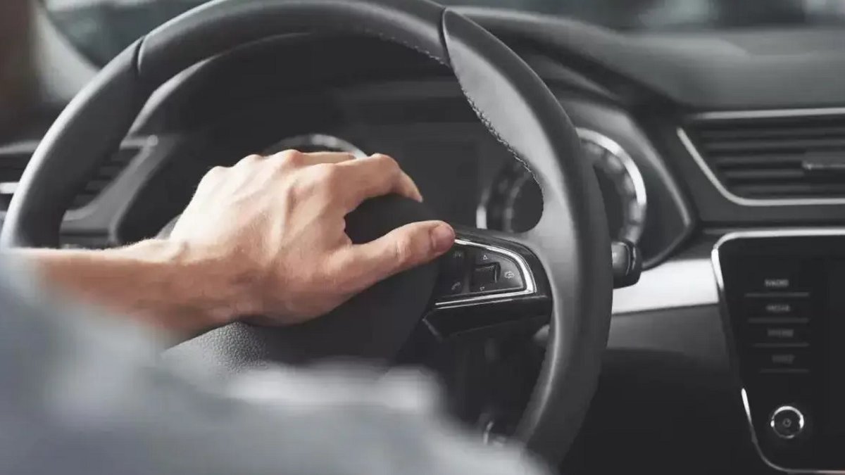 Лікаря Стрийської лікарні позбавили водійських прав на рік