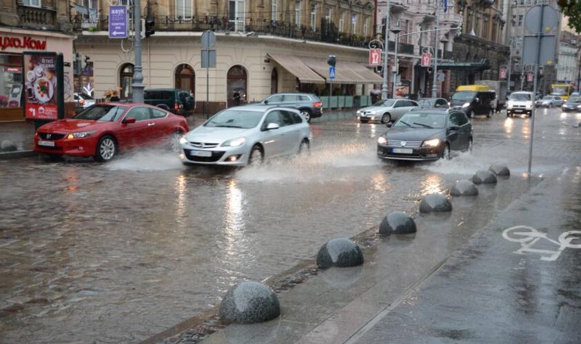 Вчора за півтори години у Львові випала чотириденна норма опадів