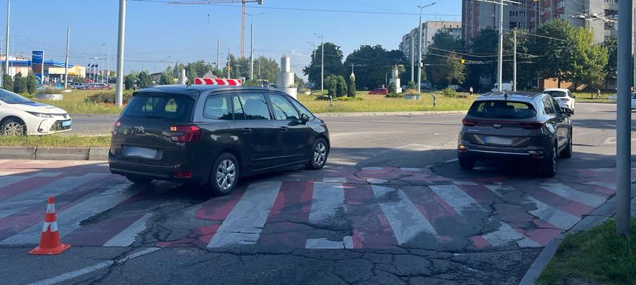 За минулу добу в ДТП на Львівщині травмувалось двоє велосипедистів