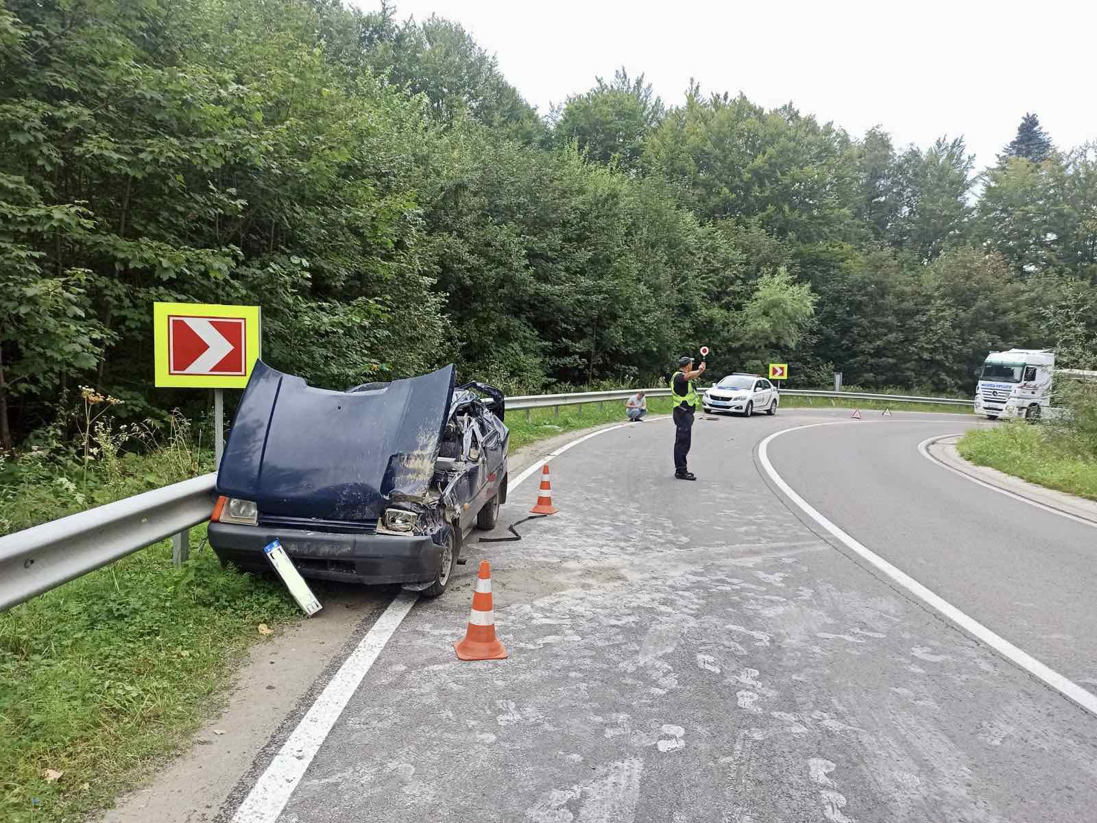 У Східниці зіткнулись легковик та вантажівка: одного з водіїв госпіталізували