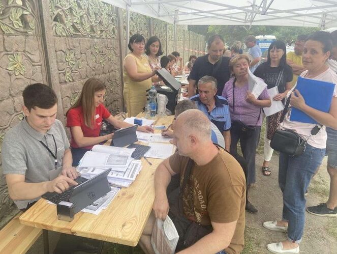 За минулу добу до виїзного ЦНАПу звернулось 80 людей, майно який постраждало через ракетний удар