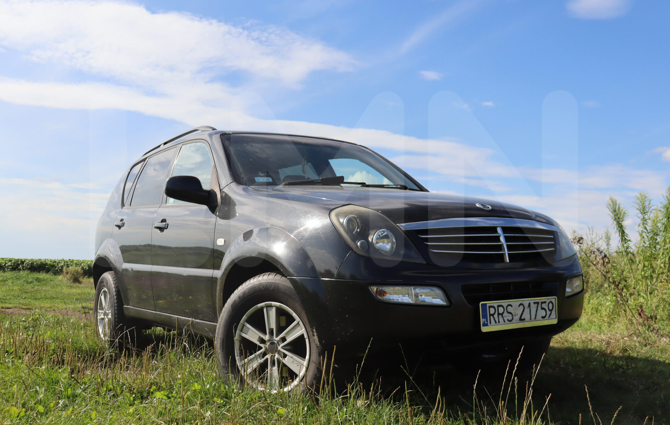 Вмістке та потужне: яке авто придбали на зібрані журналісткою LMN кошти для бригади хирівчанина