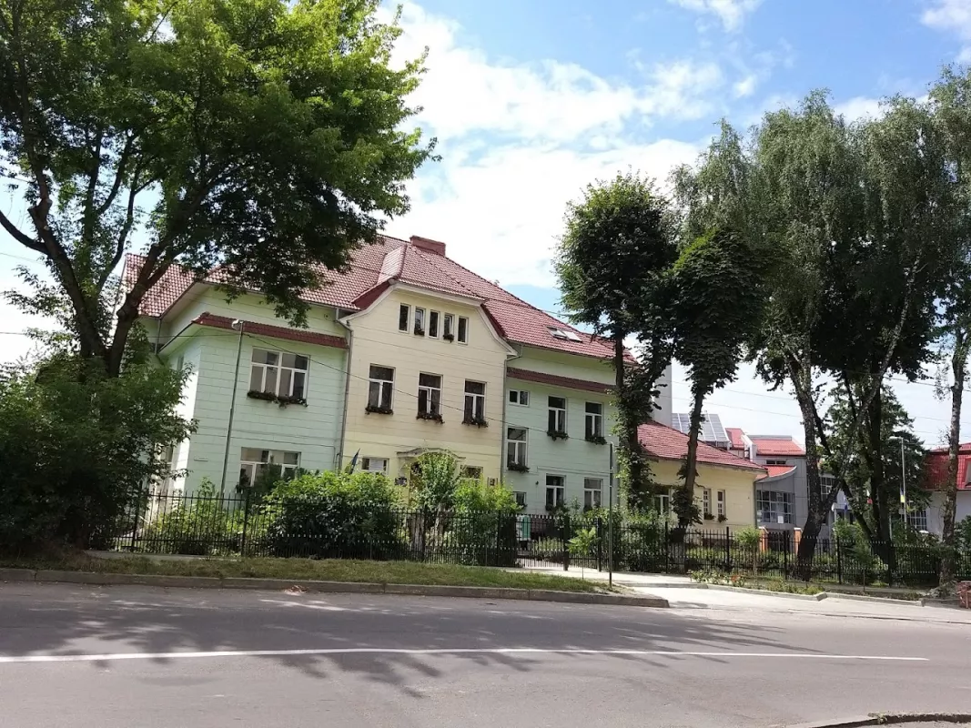 На ремонт львівської школи, що постраждала від обстрілу, місто виділило пів мільйона гривень