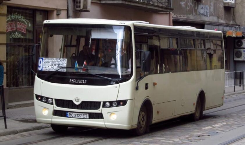 Відсьогодні три міські автобуси Львова змінюють маршрут