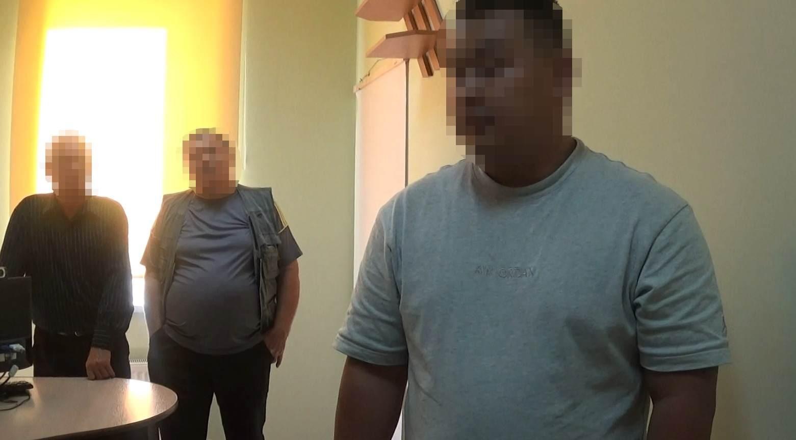 На Львівщини затримали священника, який переправляв ухилянтів за кордон