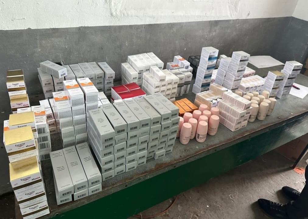У ПП “Шегині” затримали бус, який віз косметичну контрабанду в Україну