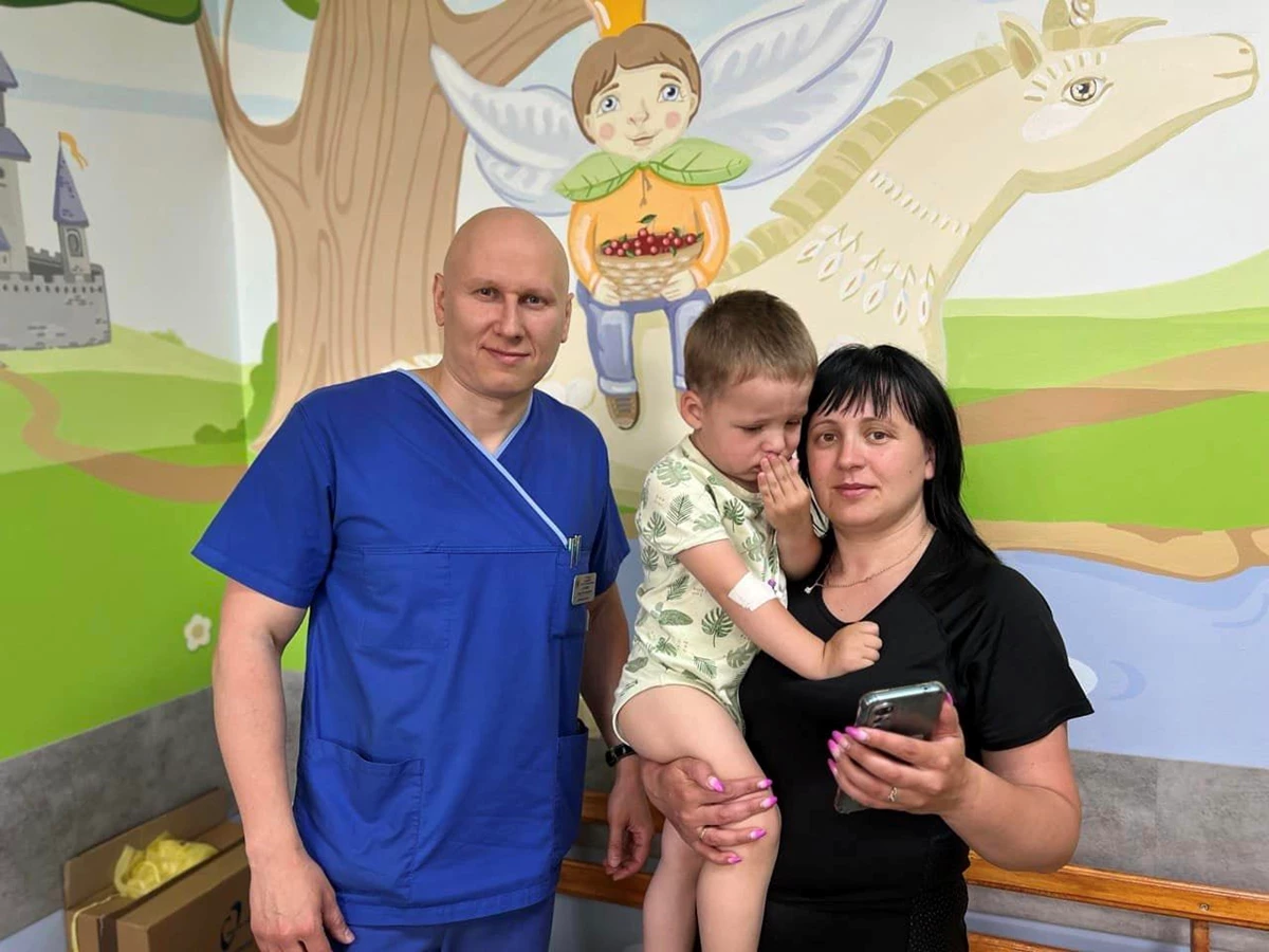 Львівські лікарі врятували хлопчика з Самбірщини, у якого діагностували запалення кісткового мозку