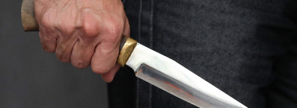 В Жидачеві під час застілля чоловік напав на гостя з ножем