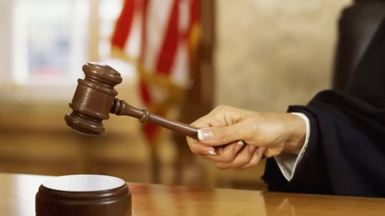 У Львові держреєстратор допоміг незаконно привласнити будівлю в центрі міста