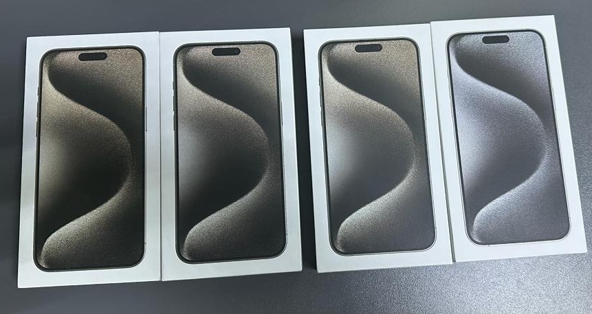 На польському кордоні митники вилучили майже 40 нових айфонів