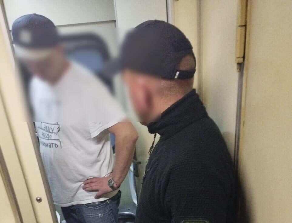 Львівські прикордонники затримали ухилянта, який хотів виїхати за кордон у вбиральні потяга