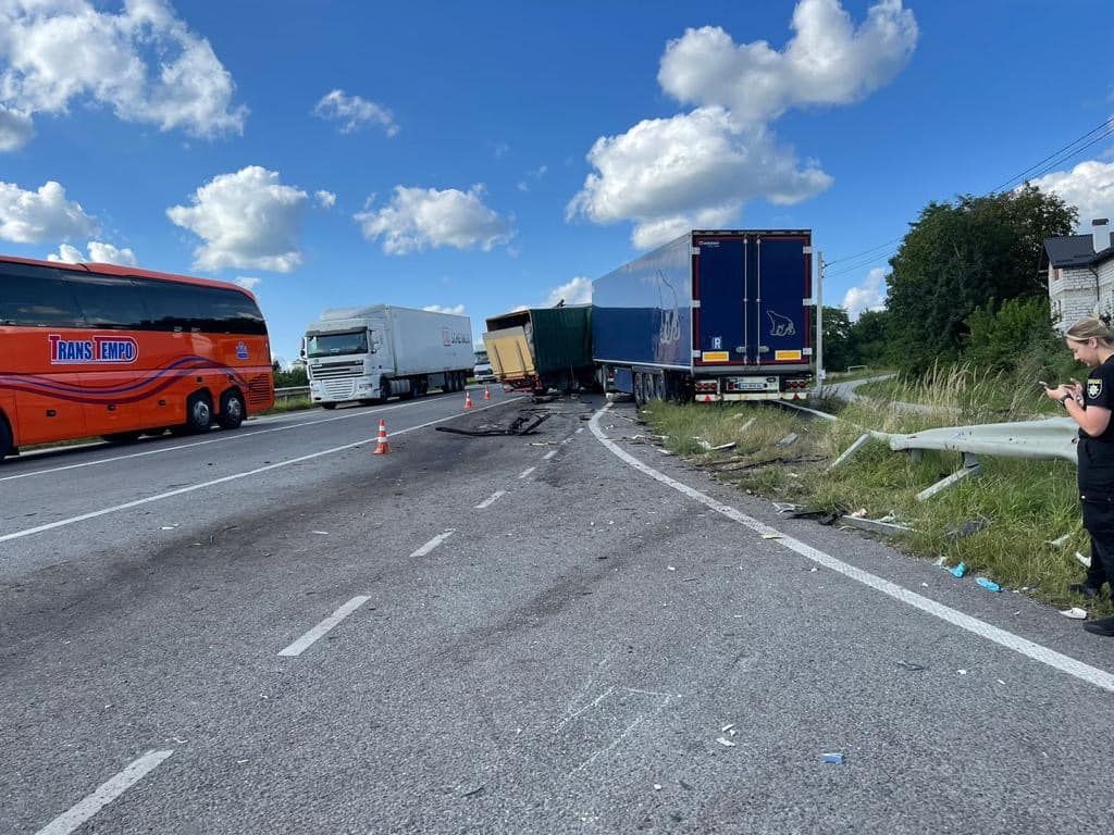 В ДТП на трасі Київ-Чоп загинув 77-річний львів’янин