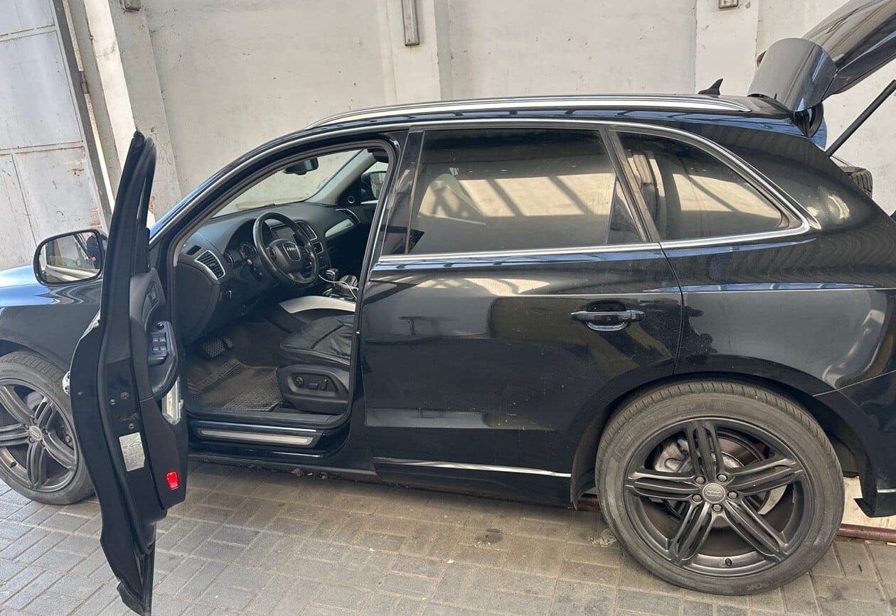 Мешканець Львівщини переконував митників, що Ауді Q5 представницького класу — гуманітарна допомога