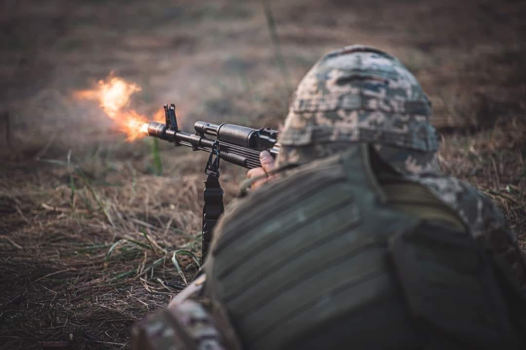 Втрати ворога: відмінусовано ще майже 400 росіян і 23 ворожі артилерійські системи