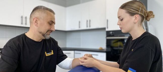 В центрі “Незламні” врятували руку захиснику, пораненому під Куп’янськом