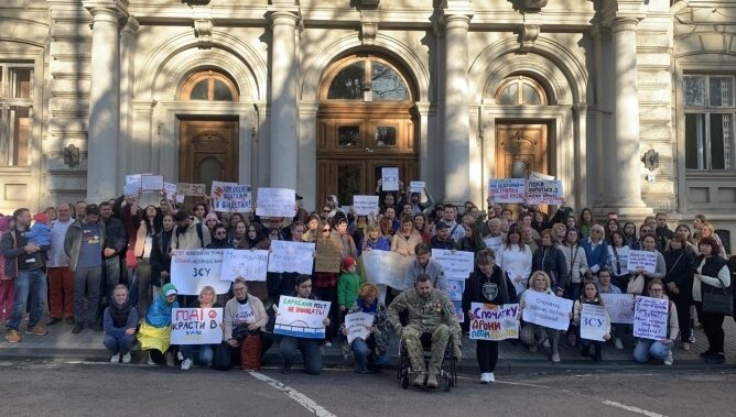 Максиму Козицькому у Львові скандували “ганьба!”