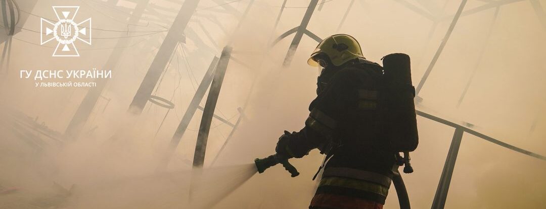 У Львові в Сихівському районі повністю згорів автомобіль ВАЗ