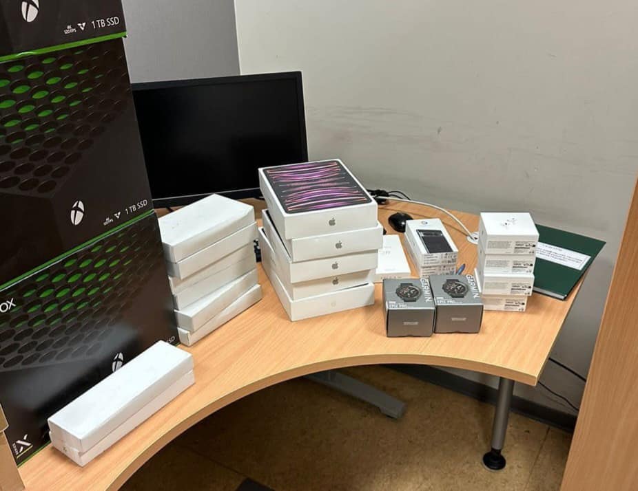 Мешканець Львівщини намагався незаконно ввезти новинки від Apple на 2 мільйони