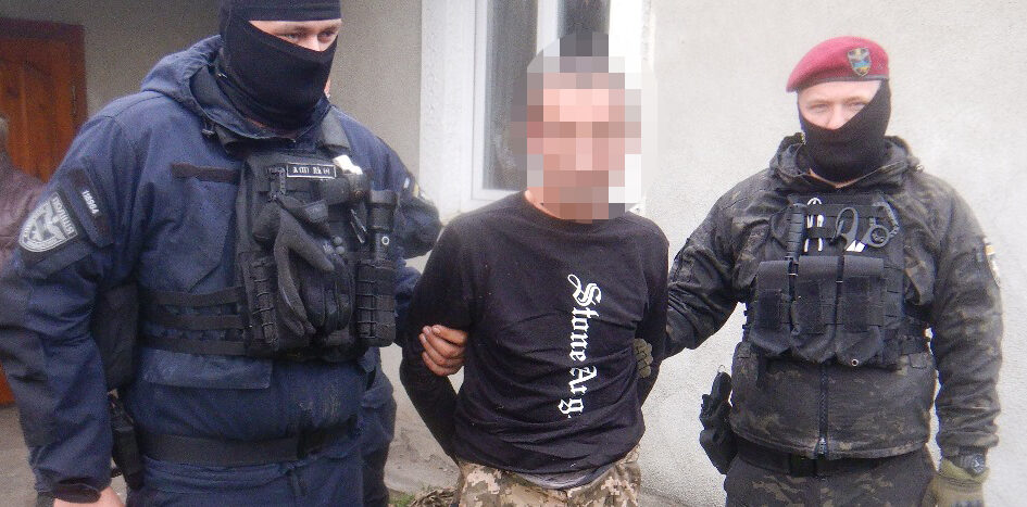 Правоохоронці затримали чоловіка, який влаштував різанину в одному з сіл Львівського району