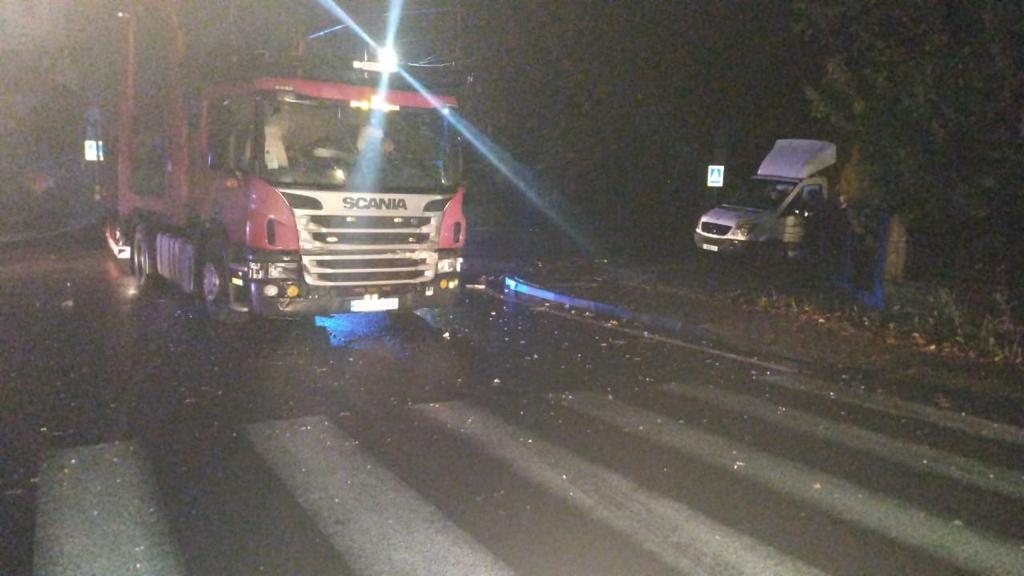 З’явилось відео аварії на Самбірщині, в якій постраждали випадкові перехожі