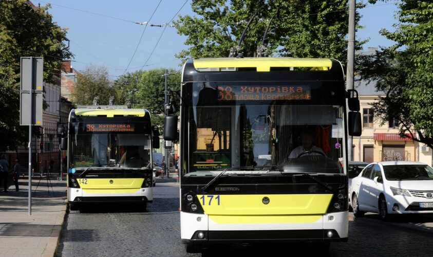 Пасажирам львівського електротранспорту пояснили, чому майже добу не працював електронний пересадковий квиток