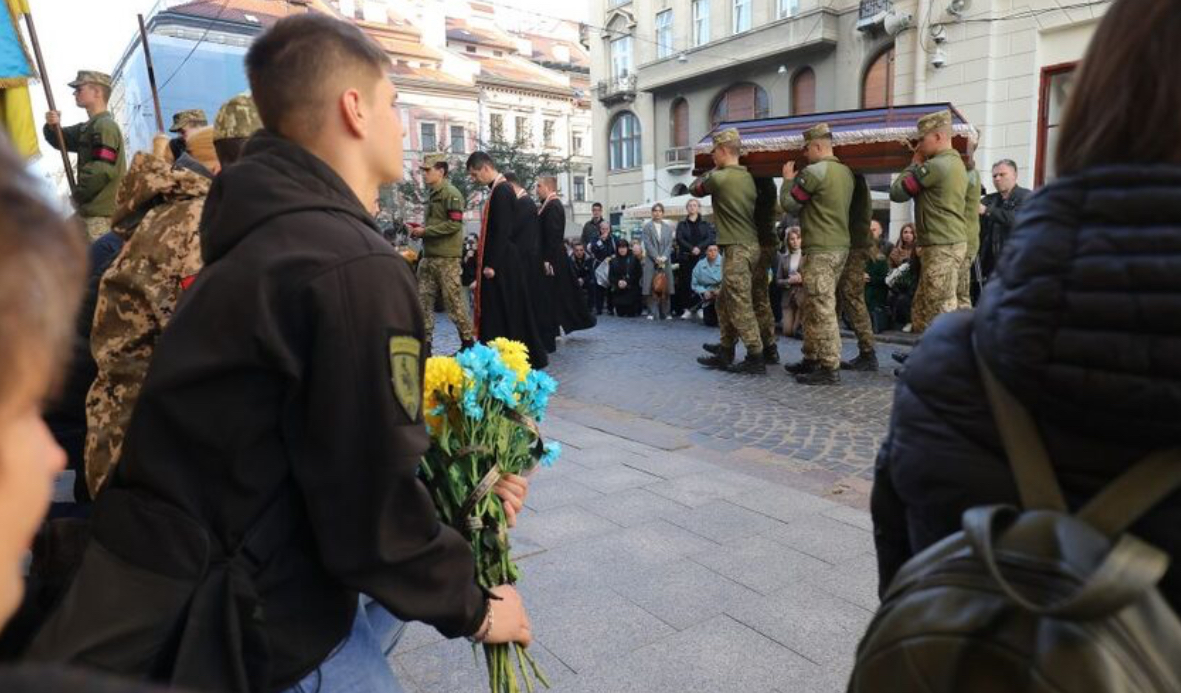 Завтра у Львові попрощаються з трьома полеглими воїнами
