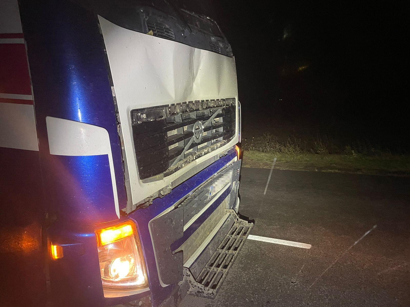 35-річний самбірчанин потрапив в лікарню після наїзду автопоїзда