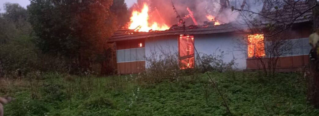 В закинутій хаті на Городоччині згорів 53-річний чоловік