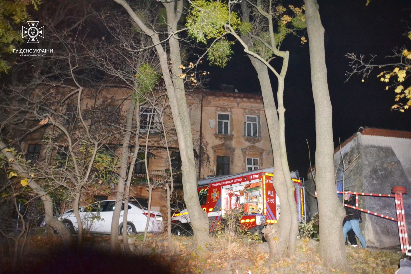 У Львові горів трьохповерховий житловий будинок