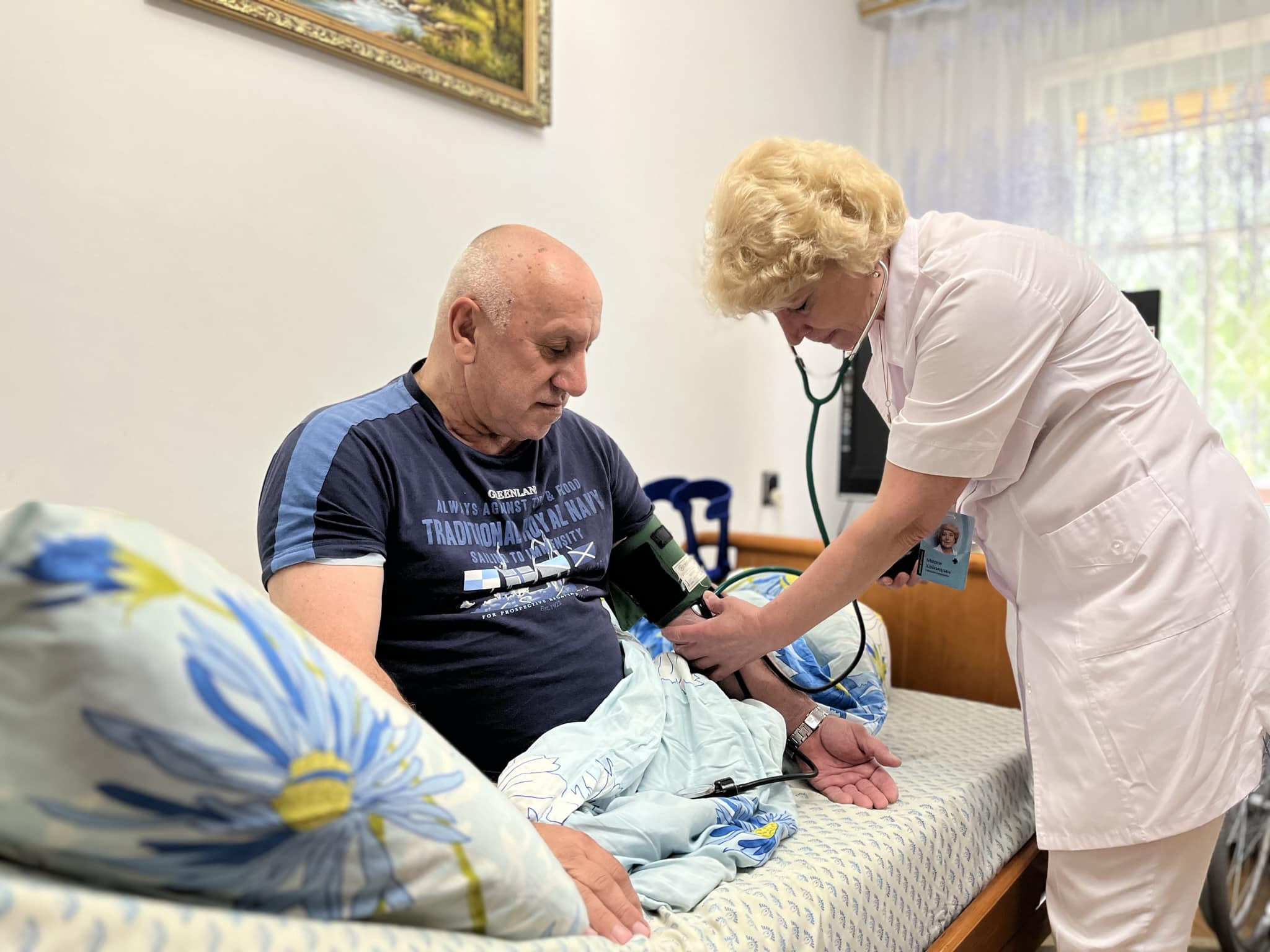 У Львові працює виїзна медична паліативна служба для важкохворих пацієнтів