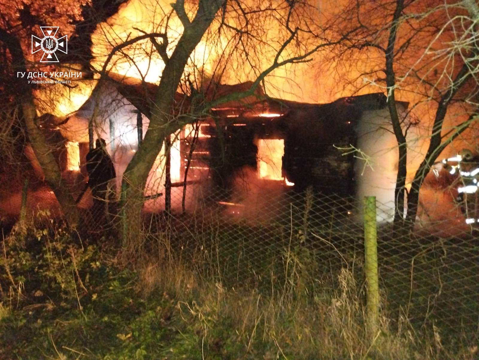 Вночі на Червоноградщині вщент вигорів житловий будинок