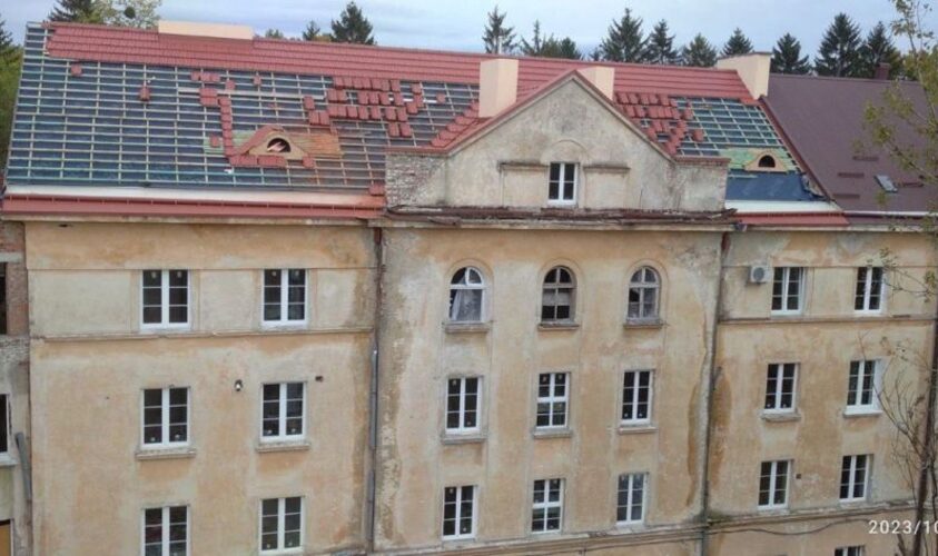 Варшава виділила 160 тисяч злотих на відновлення пошкоджених російськими ракетами будинків у Львові