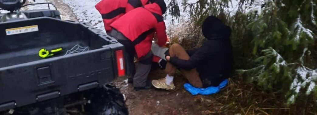 В горах на Львівщині врятували чоловіка, який не міг самостійно спуститися