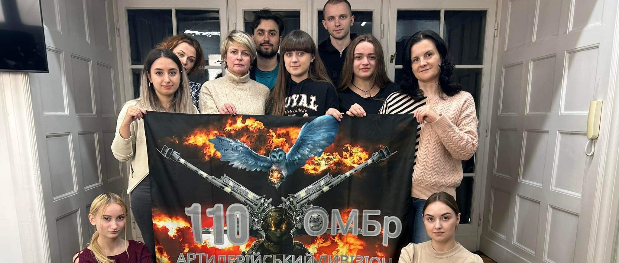 Львівська мануфактура новин отримала цінний подарунок від воїнів