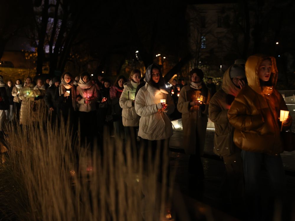 До Дня гідності і свободи у Львові відбулася тиха хода зі свічками (ВІДЕО)