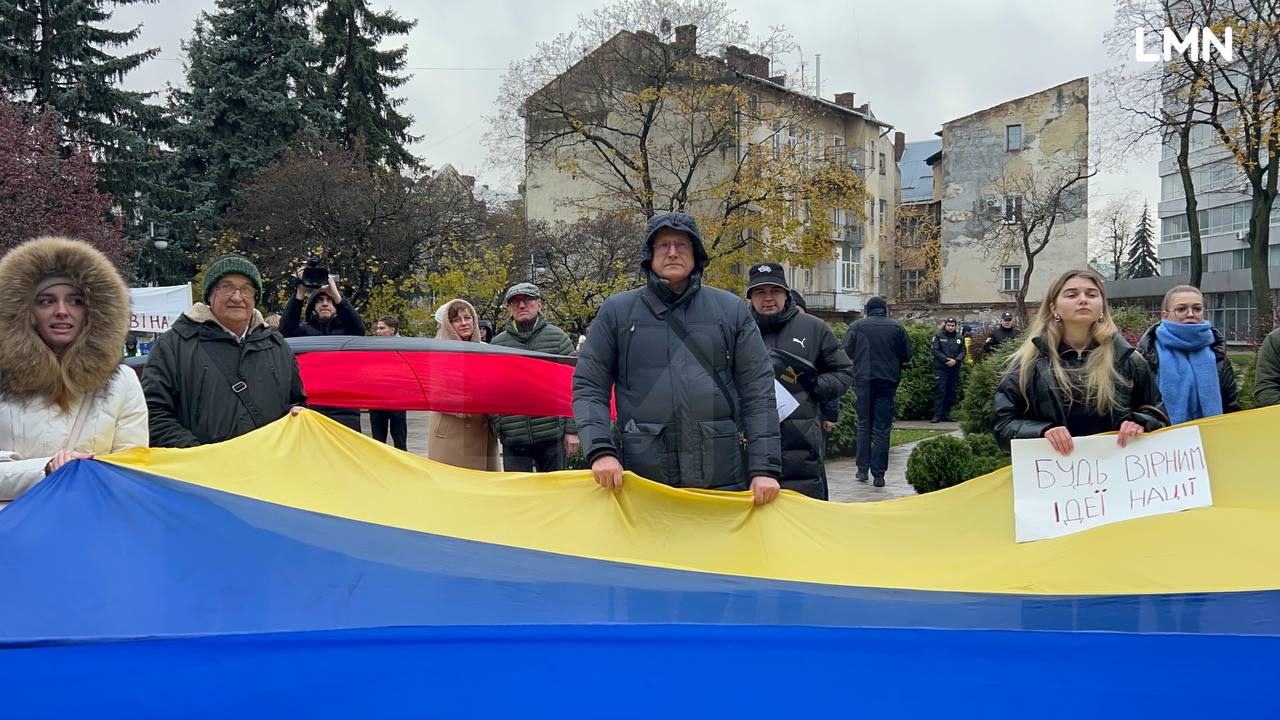 Львів вставай!: біля Політехніки пройшов мітинг на підтримку Ірини Фаріон (ВІДЕО)