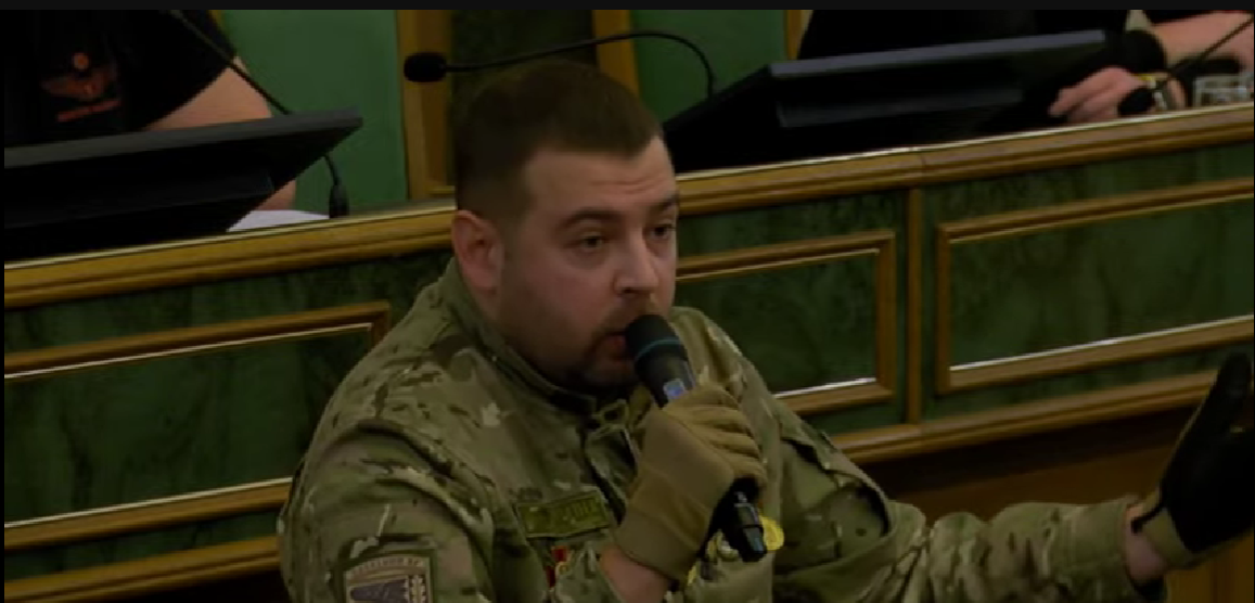 Вам треба відчути війну: ветеран емоційно звернувся до очільників області і депутатів