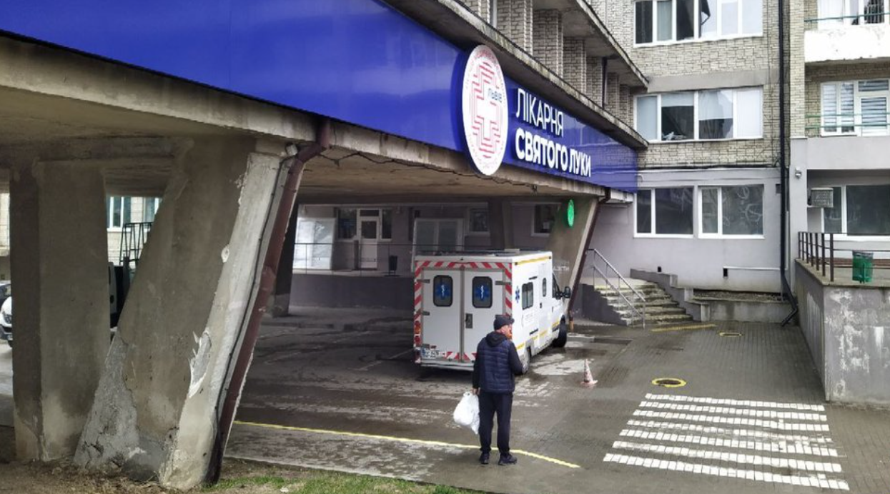 У Львові правоохоронці затримали хірурга, який вимагав хабар за витяг з медичної карти