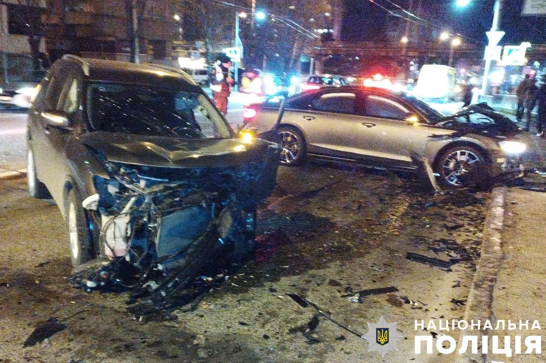 Внаслідок потрійного ДТП у Львові травмована 24-річна жінка