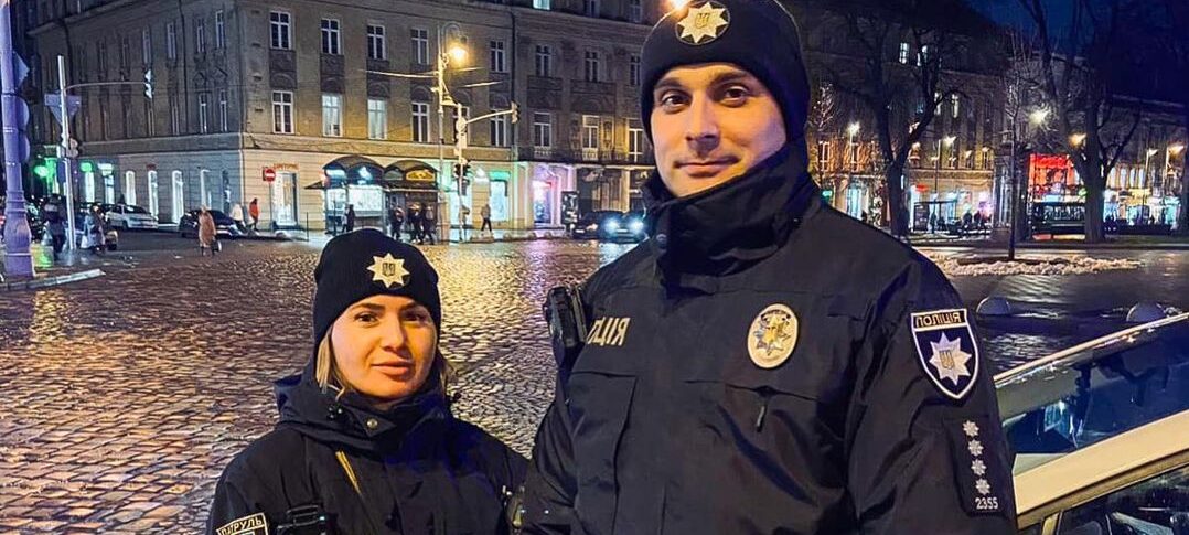Львівські патрульні врятували чоловіка, який хотів вкоротити собі віку