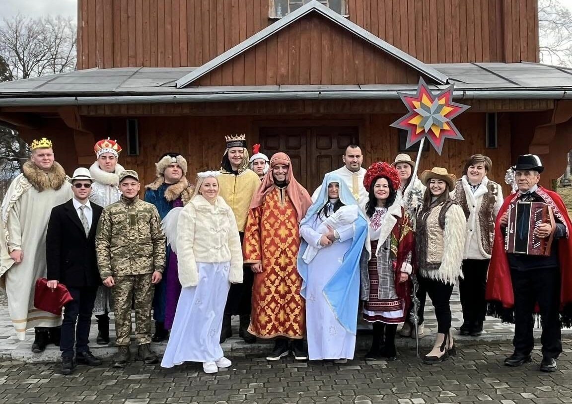 В Україні триває коляда на “Різдвяні пташки” для 80-ї бригади: дуже атмосферні фото