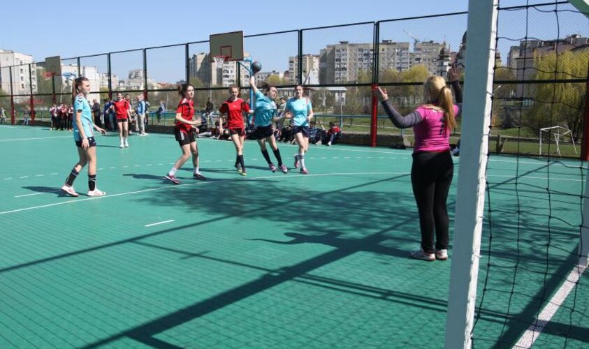 Львівські школярі замість уроків фізкультури тепер матимуть пари