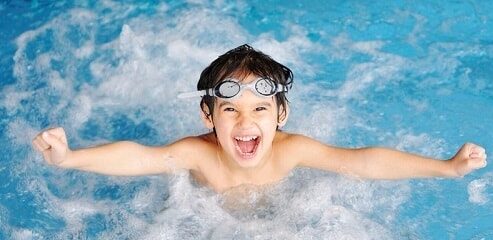 Школярам Львова обіцяють безкоштовне навчання плавання