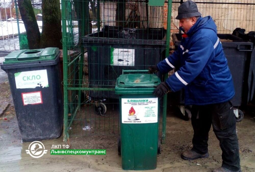 У Львові збільшили кількість місць де можна залишити бляшанки для виготовлення окопних свічок: перелік