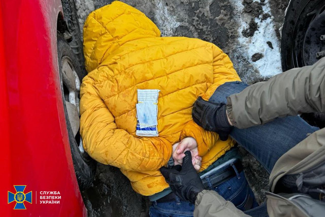 СБУ затримала полковника ЗСУ та його спільника на розкраданні коштів призначених для Сил оборони
