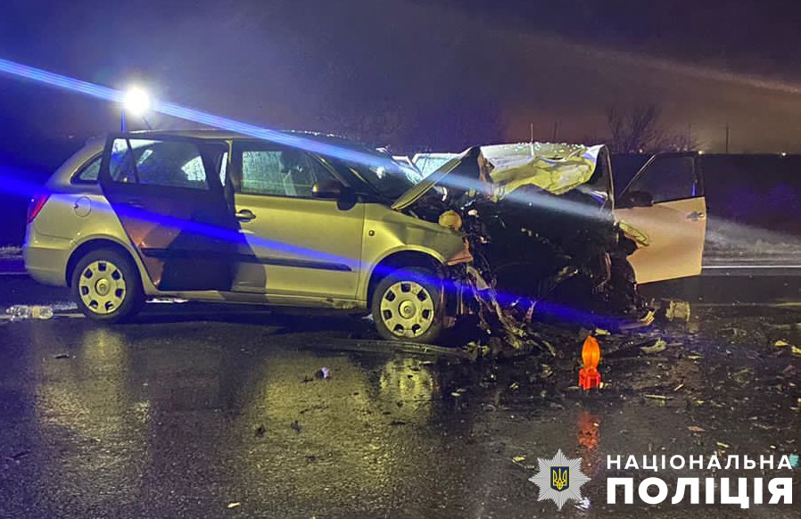 В ДТП поблизу Львова загинула людина, ще п’ятеро – травмовані