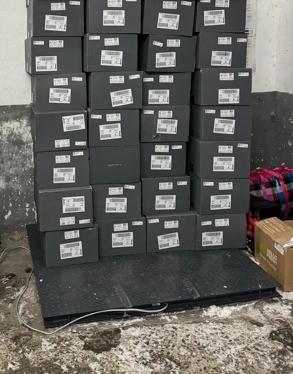 На кордоні затримали українця, який «забув» задекларувати 30 систем Starlink